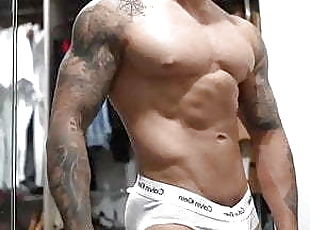 sexy muscular tattooed guy