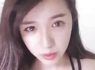 luscious japanese 18-years-old plays at webcam