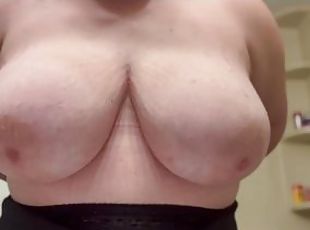 Go to my onlyfans (ghs23) to watch the whole thing… and play with my huge breast!