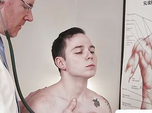 Little twink assfucked by the DILF doctor during the medical exam