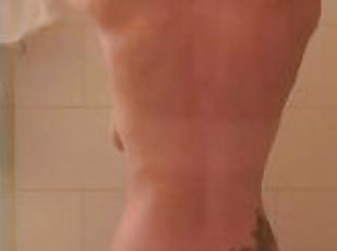 Come take a shower with MILF